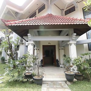 RedDoorz Syariah near Gelora Delta Sidoarjo